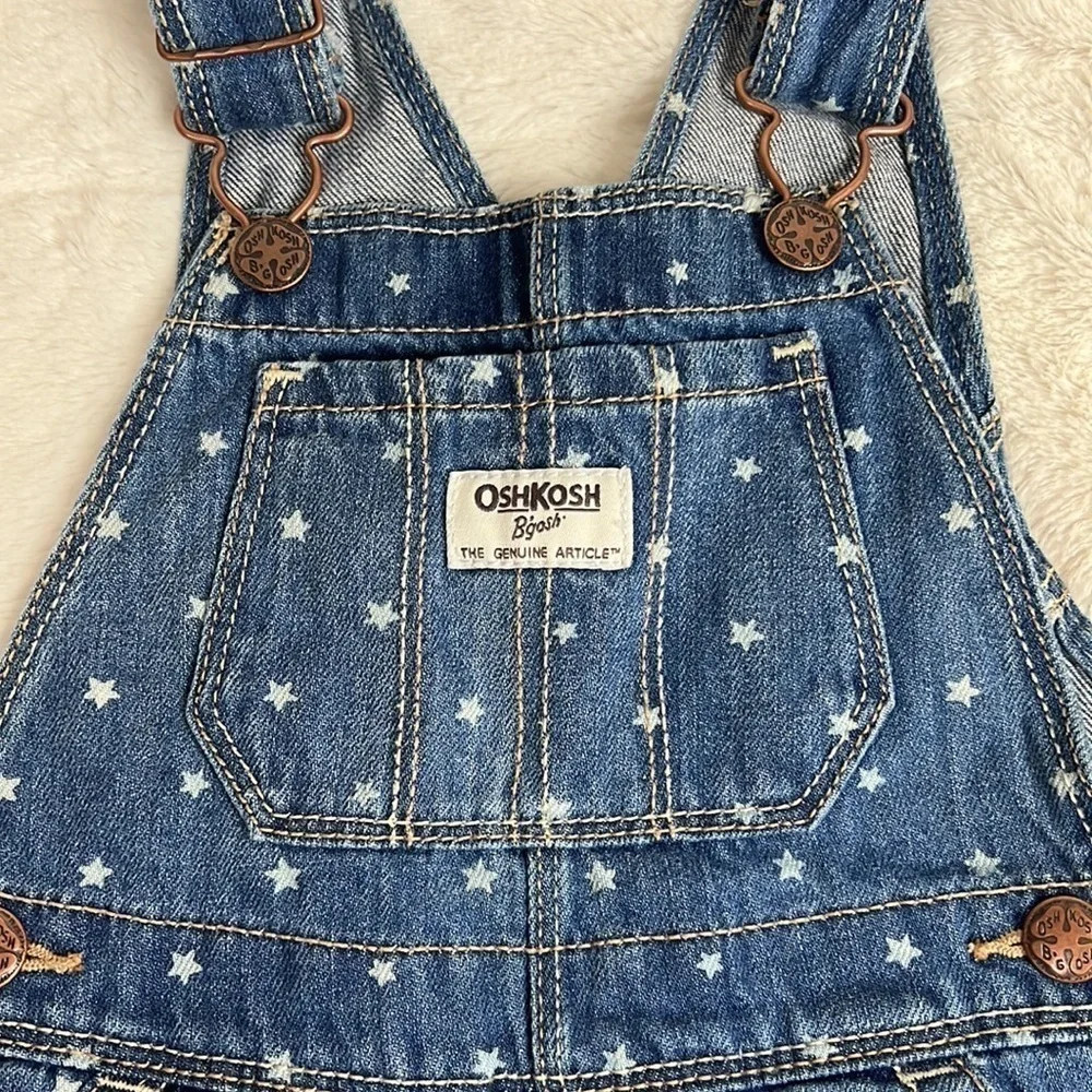Oshkosh B’gosh Kid’s Blue Denim with White Stars Overall Shorts Shortalls -Sz 2T